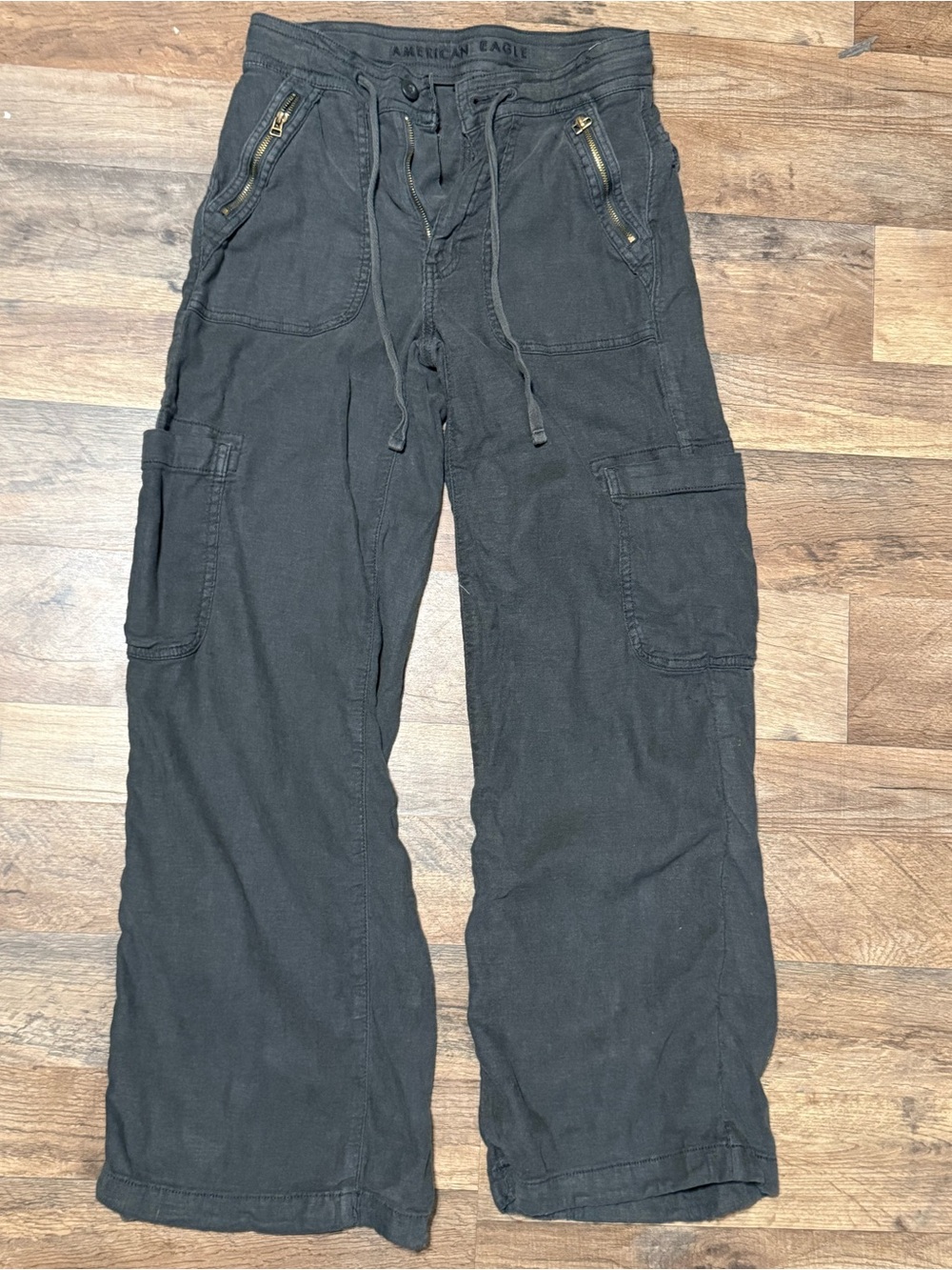 American Eagle Dreamy Drape Baggy Wide Leg Cargo Pants •Size 00•